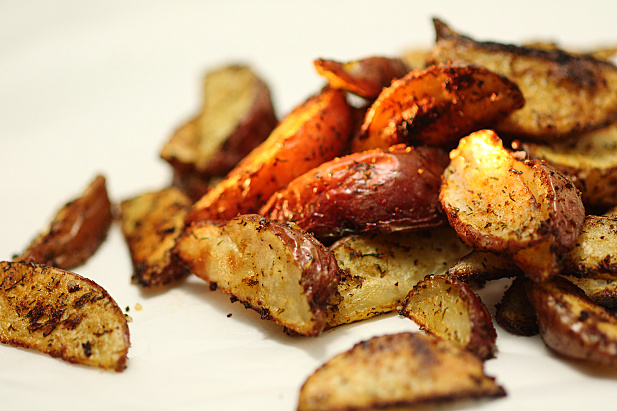 Crispy herb roasted potato wedges
