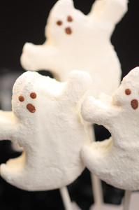 All Natural Marshmallow Ghosts